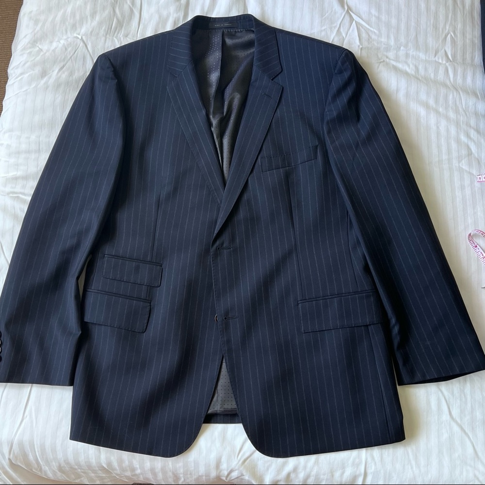 Hugo Boss suit / super 110 / used / great condition / minor stain